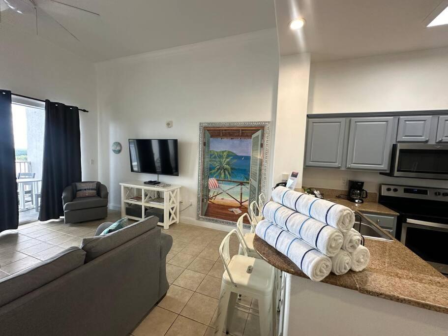 Lakefront Disney Dream Condo