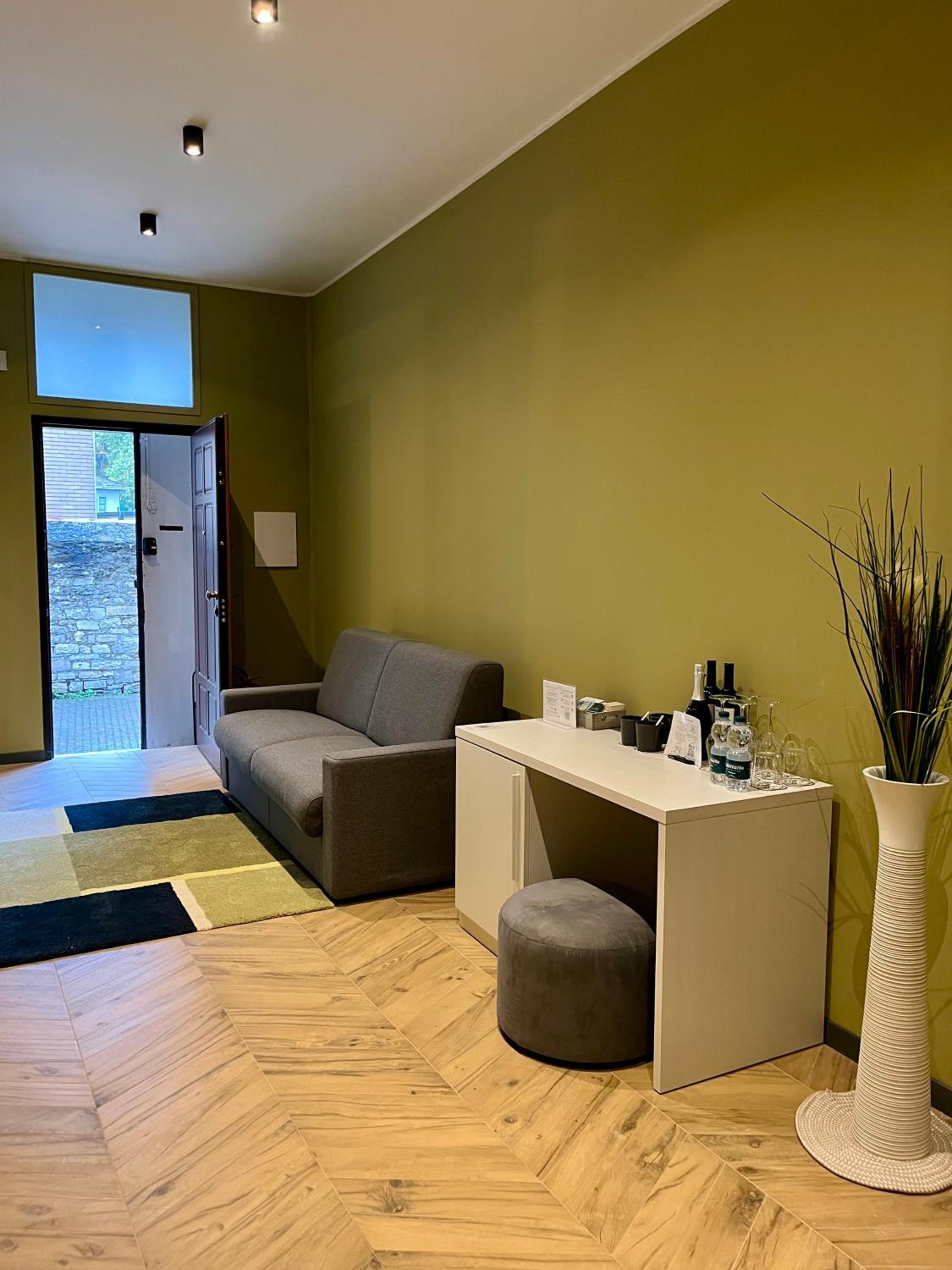 Hotel George's Suite&Spa with parking - Image 1