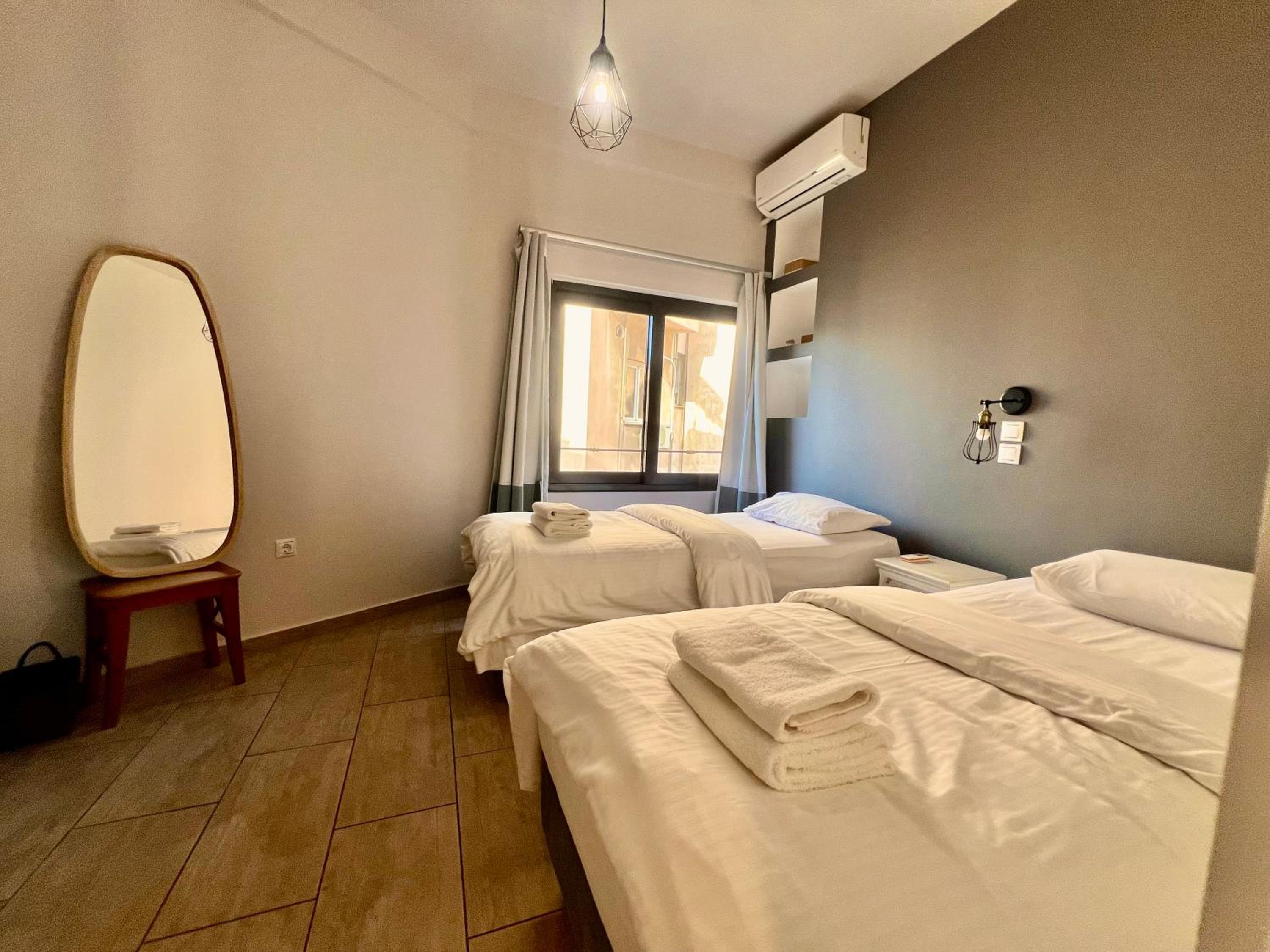 Penthouse with Terrace and Acropolis View - Themelio Suites