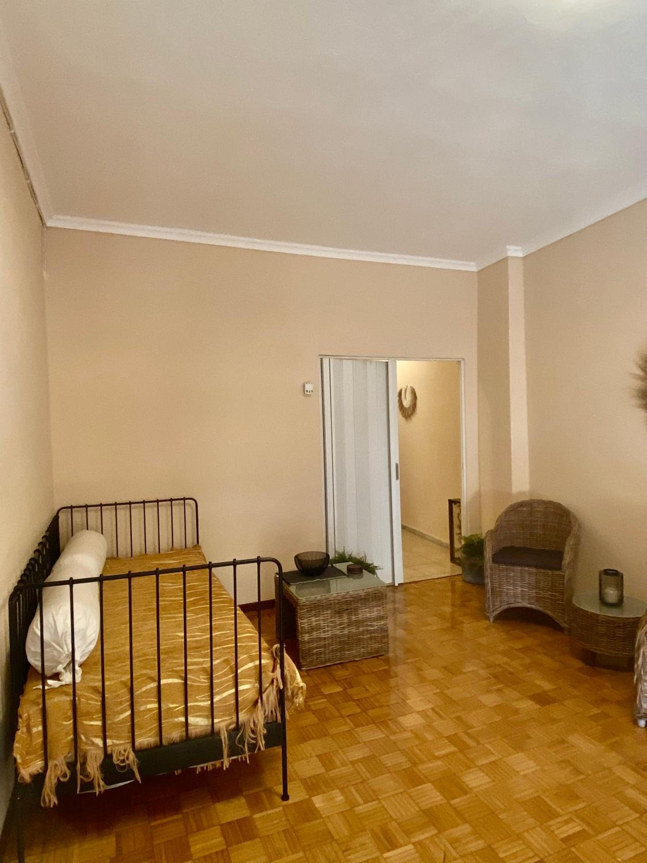 Vakhos House