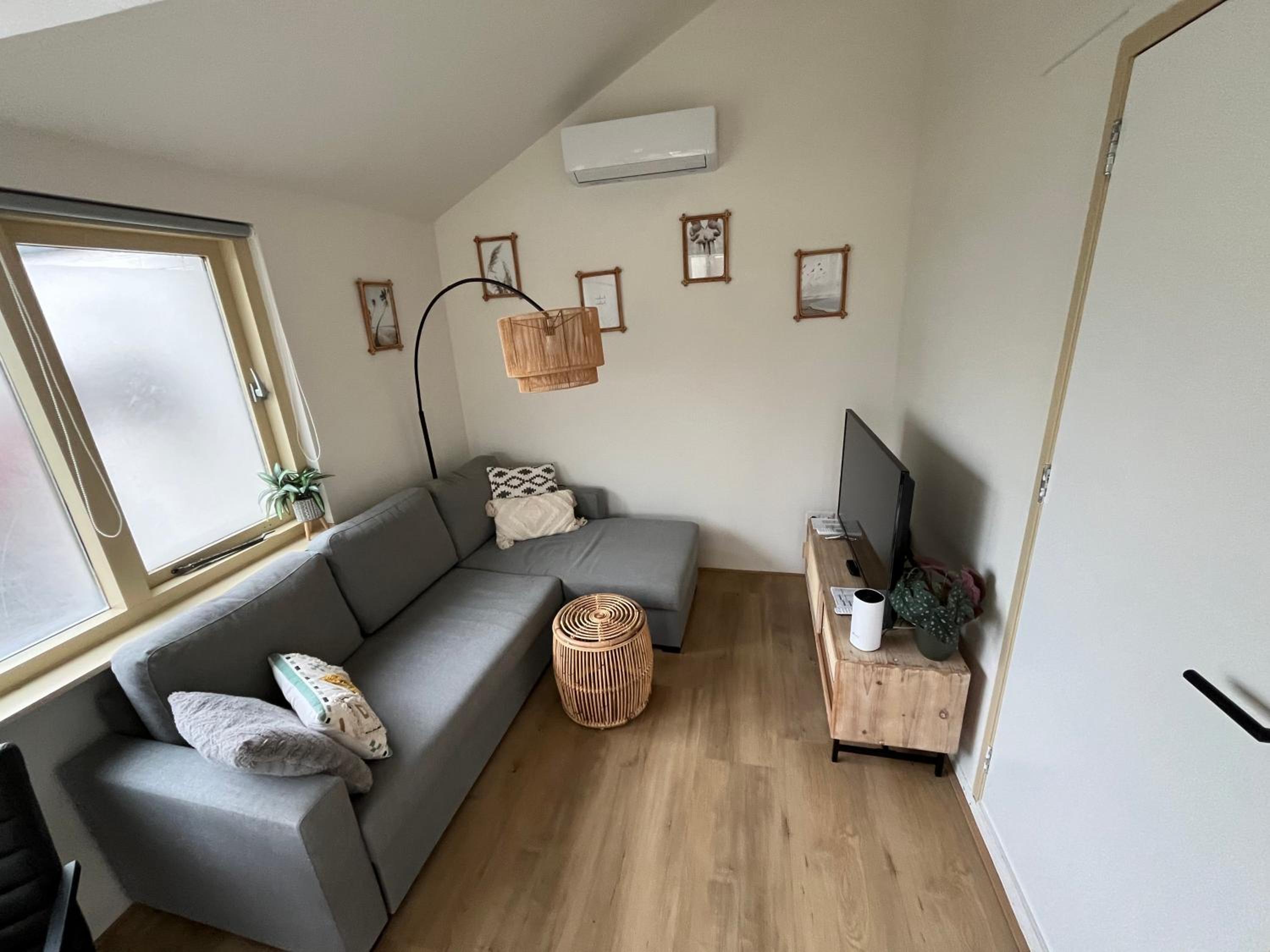 Bed & Beach Noordwijk - free parking and close to beach! view 2
