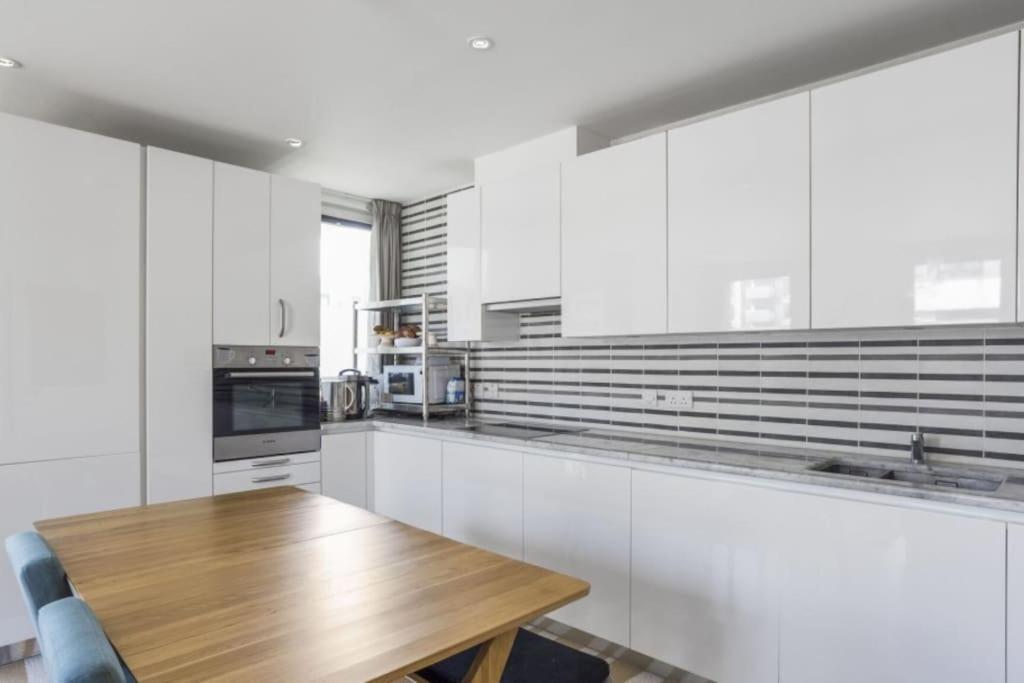 Amazing 2 Bedroom flat in E20