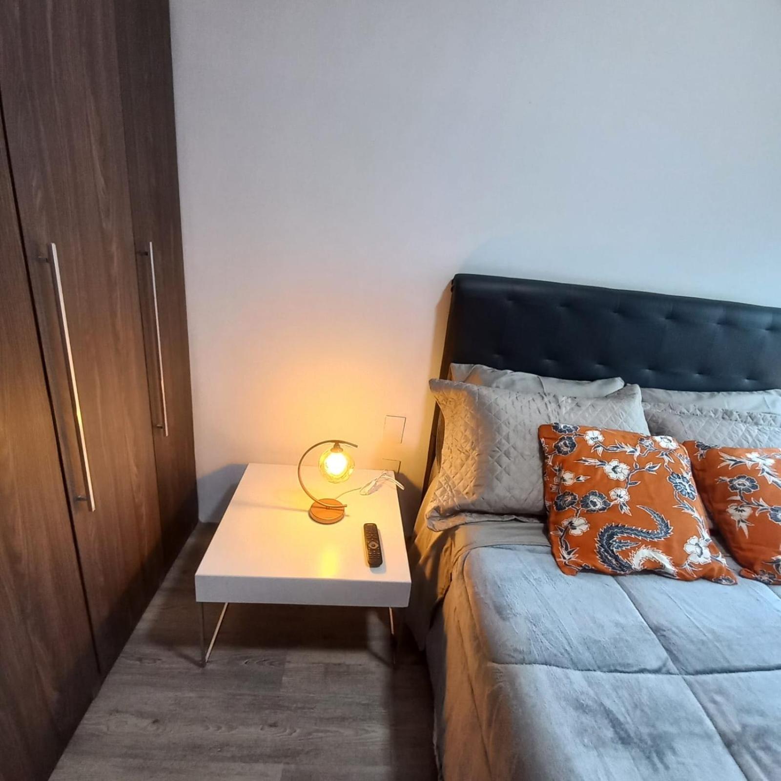 Quarto de casal - Caesar Towers Paulista - Blue Tree Premium Paulista - à 150 metros da Avenida Paulista - estadia estendida - bônus 12 horas