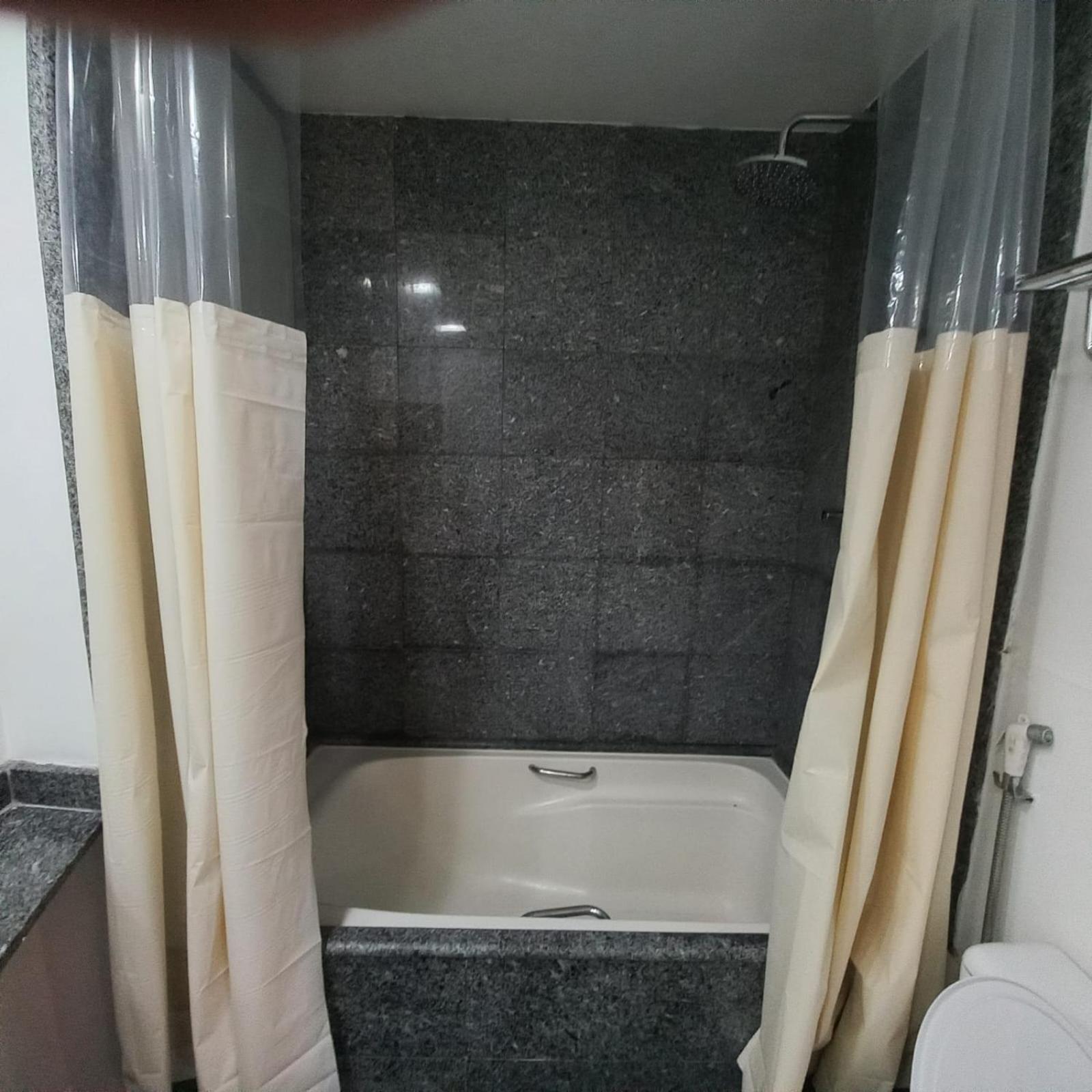 Quarto de casal - Caesar Towers Paulista - Blue Tree Premium Paulista - à 150 metros da Avenida Paulista - estadia estendida - bônus 12 horas