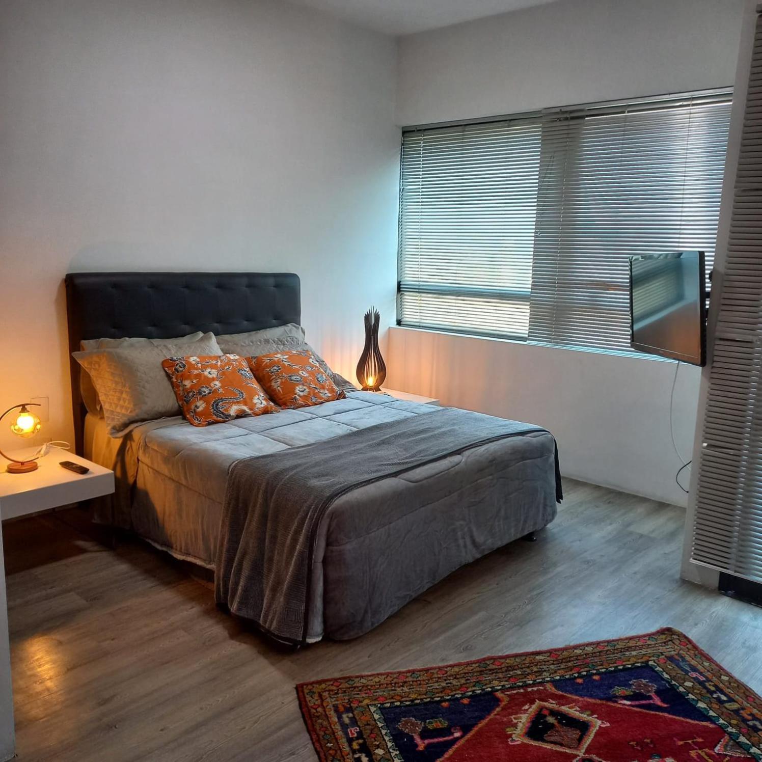 Quarto de casal - Caesar Towers Paulista - Blue Tree Premium Paulista - à 150 metros da Avenida Paulista - estadia estendida - bônus 12 horas