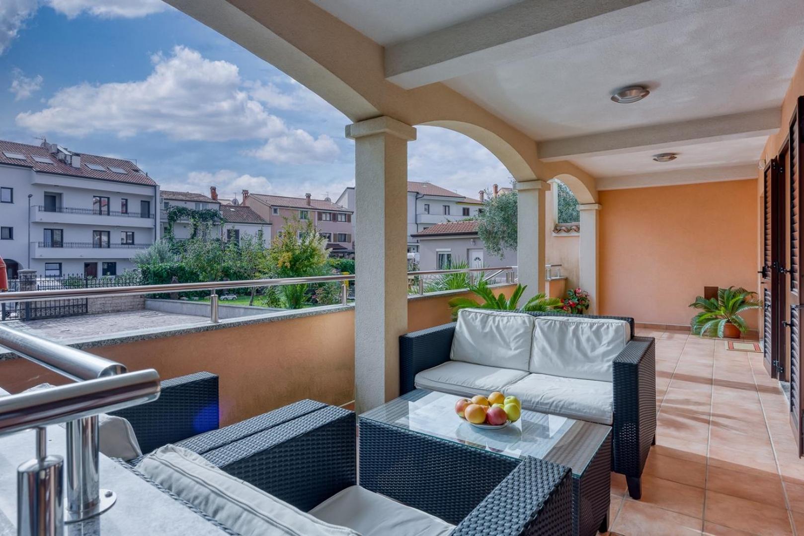 Apartments Folo view 4