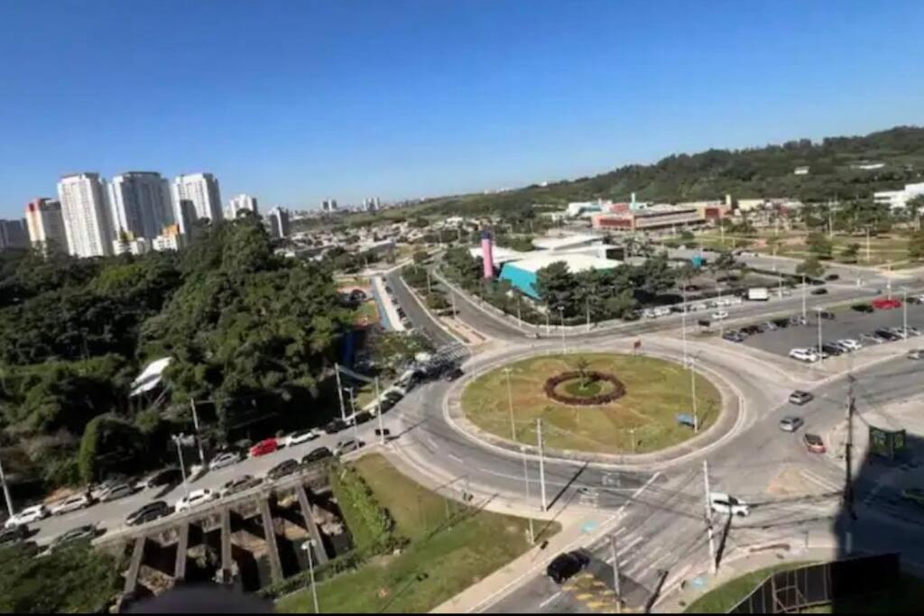 Apto com Ar cond Garagem Alphaville - Barueri