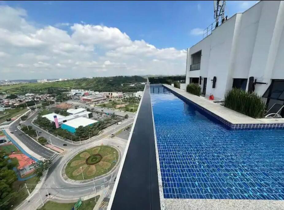 Apto com Ar cond Garagem Alphaville - Barueri