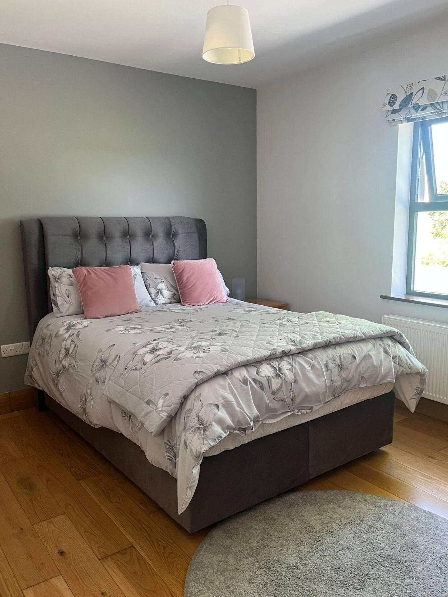 Rose Cottage in Ennistymon - Near Cliffs of Moher view 4