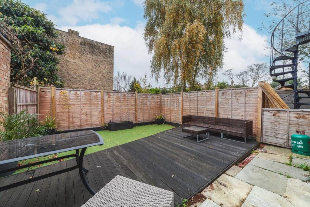 Bright & Airy Lux 3Bed Home in Fulham with Patio