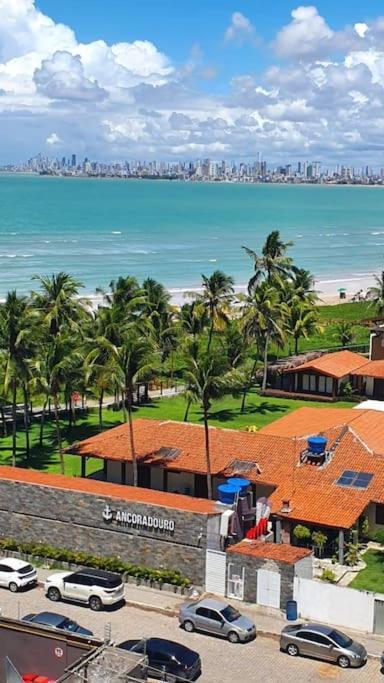 Apartamento com 3 quartos 50 metros da praia de ponta de campina
