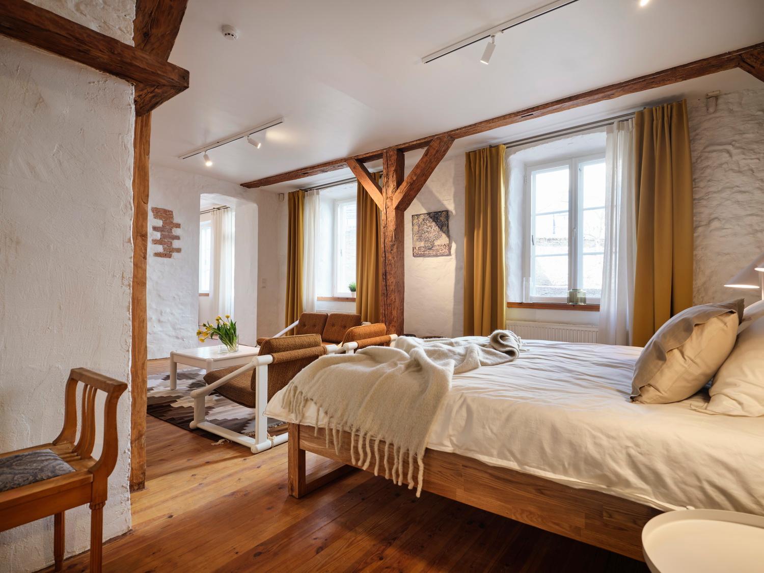 Historic Apartment with Private Garden in Old Town