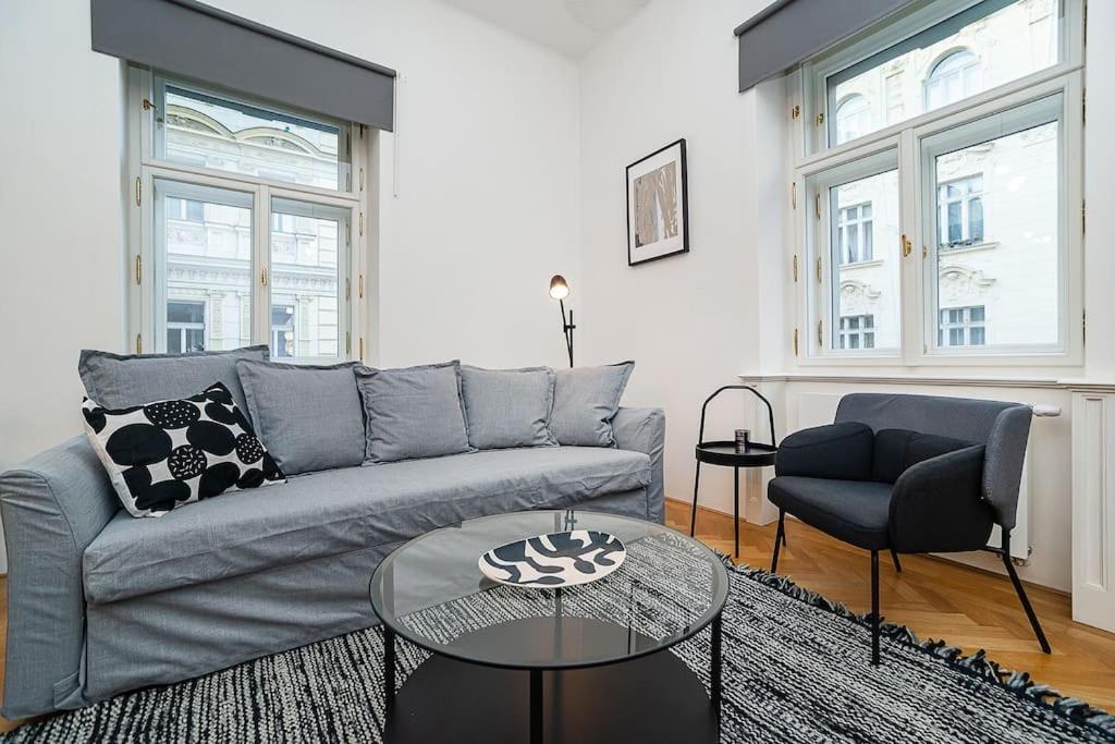 Bright and designed Apartment in the Center