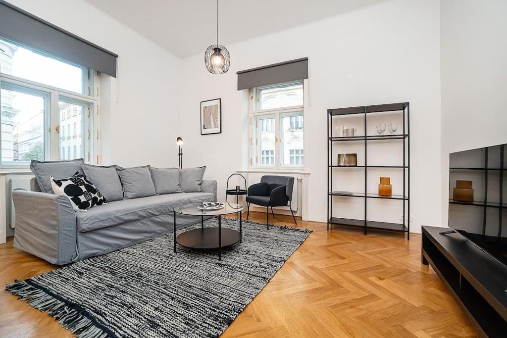 Bright and designed Apartment in the Center