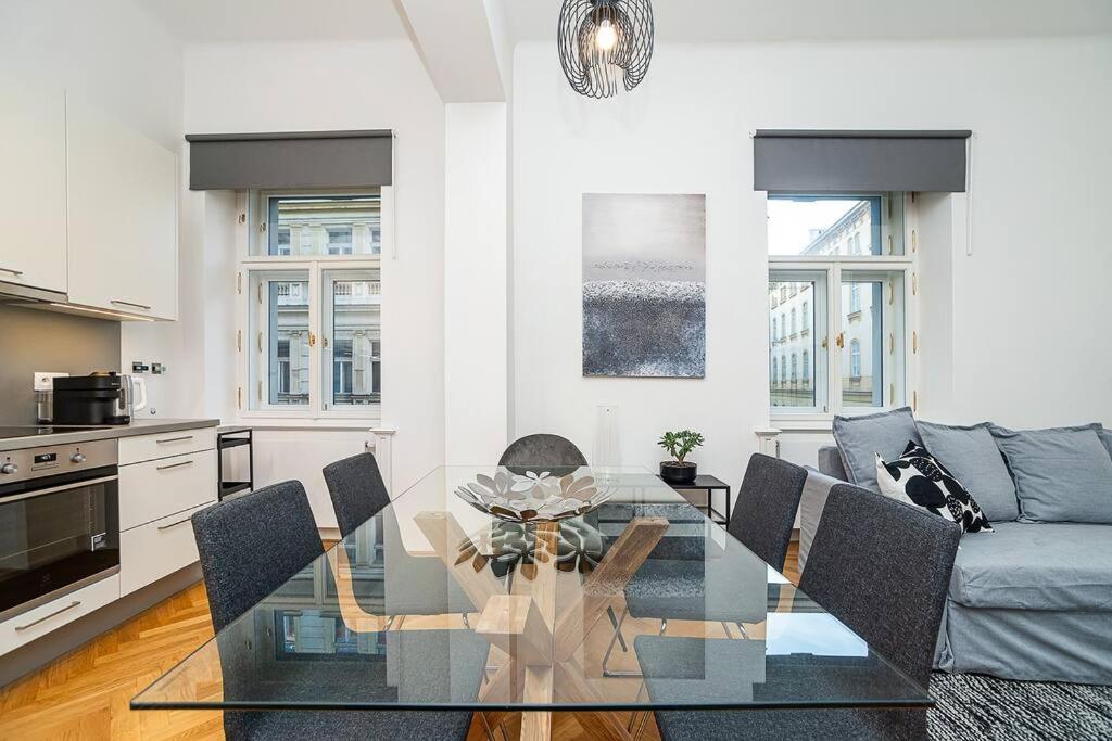 Bright and designed Apartment in the Center