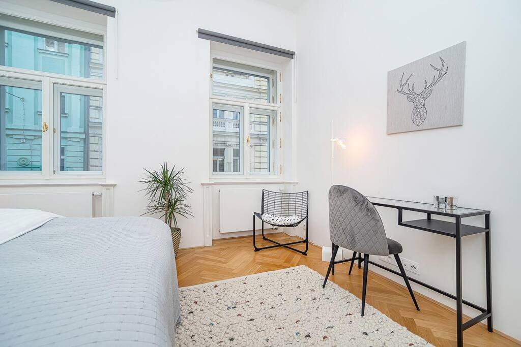 Bright and designed Apartment in the Center