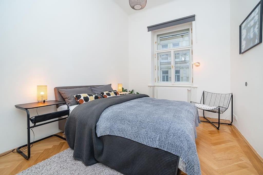 Bright and designed Apartment in the Center