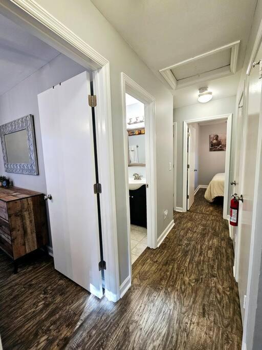 Madrona's Park Circle Place- Fenced & Convenient view 3
