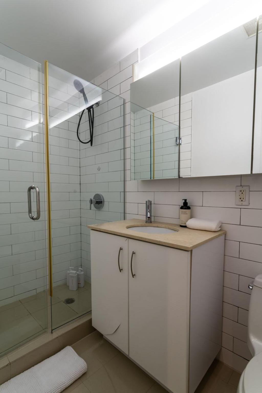 East Village Escape with 3BD 2BA near Tompkins Square Park