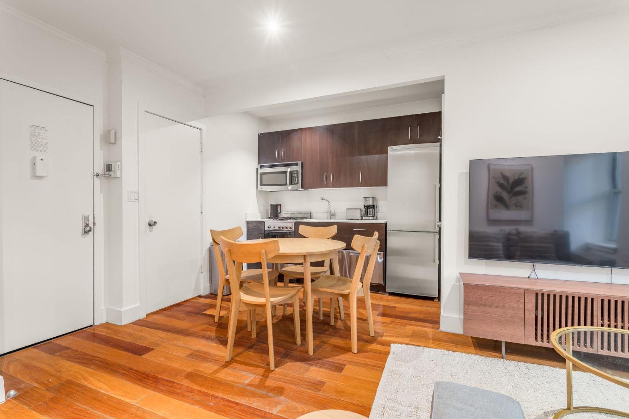 East Village Escape with 3BD 2BA near Tompkins Square Park