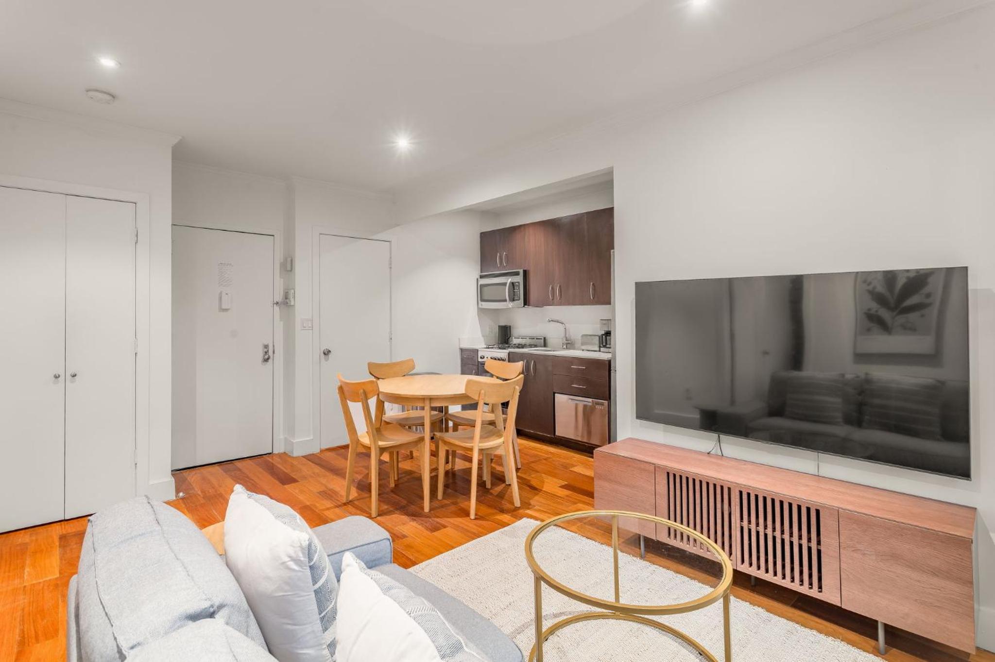 East Village Escape with 3BD 2BA near Tompkins Square Park