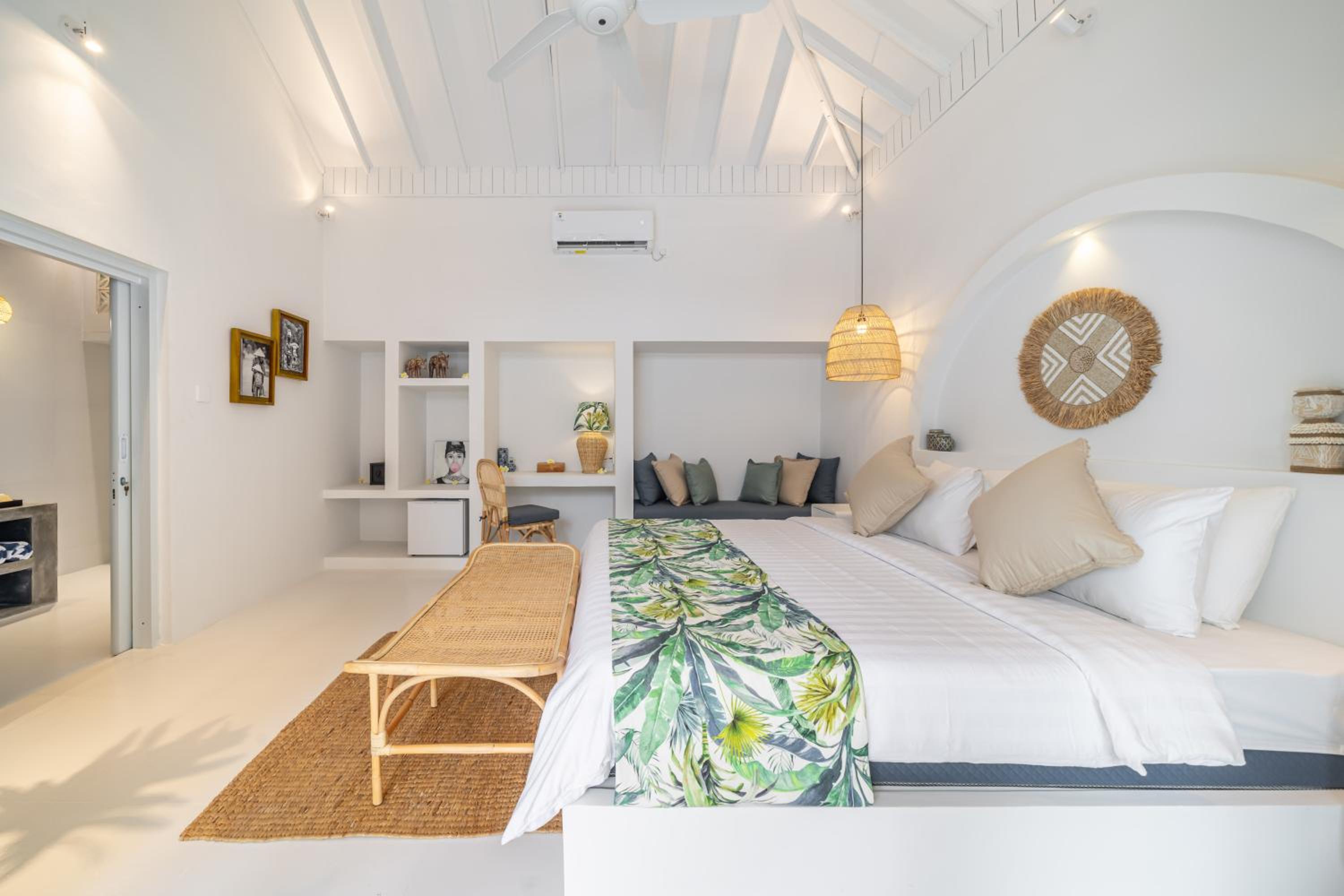 The Hepburn Seminyak ADULTS ONLY Chic Boutique Room with Pool 900m Walk to Beach