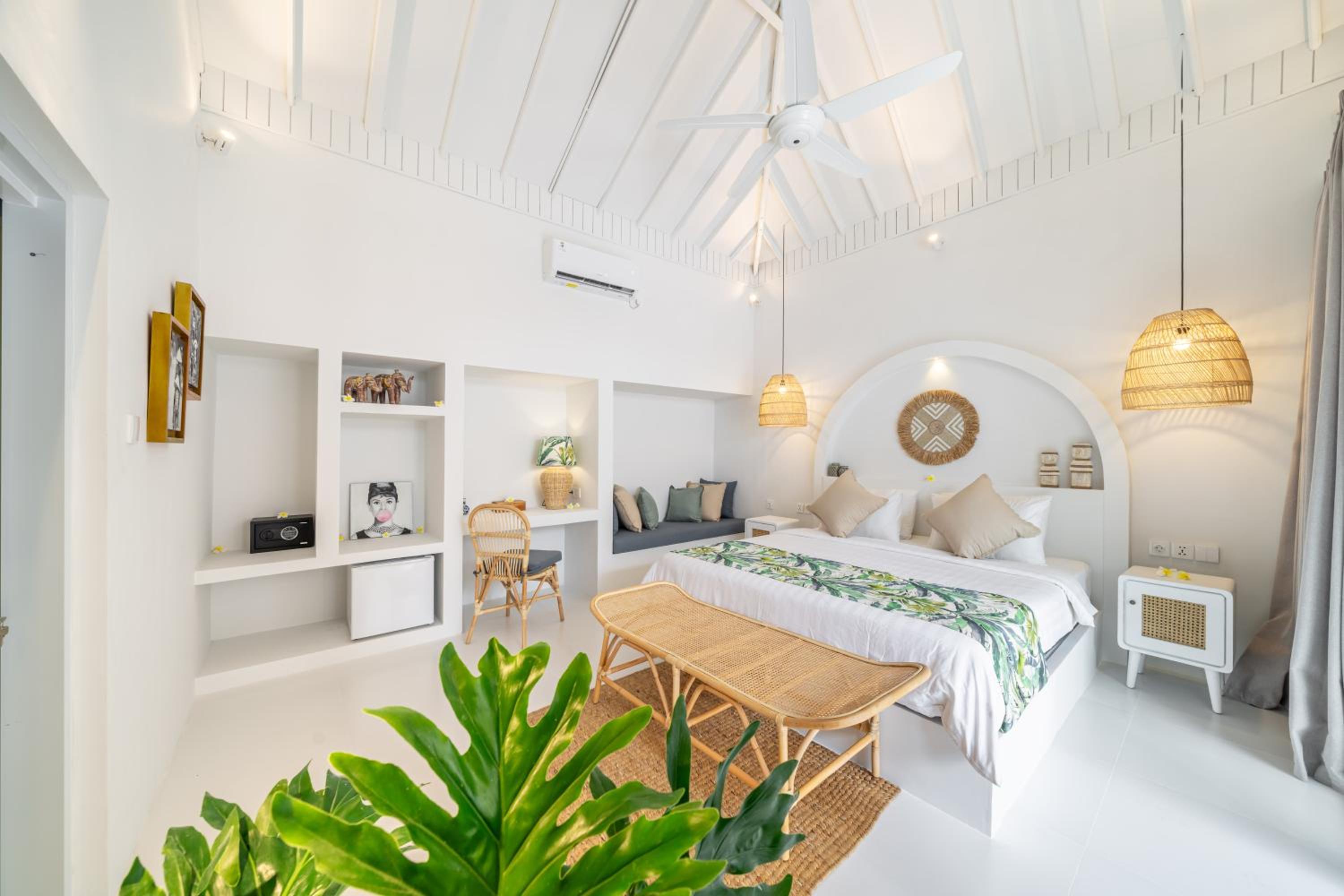 The Hepburn Seminyak ADULTS ONLY Chic Boutique Room with Pool 900m Walk to Beach