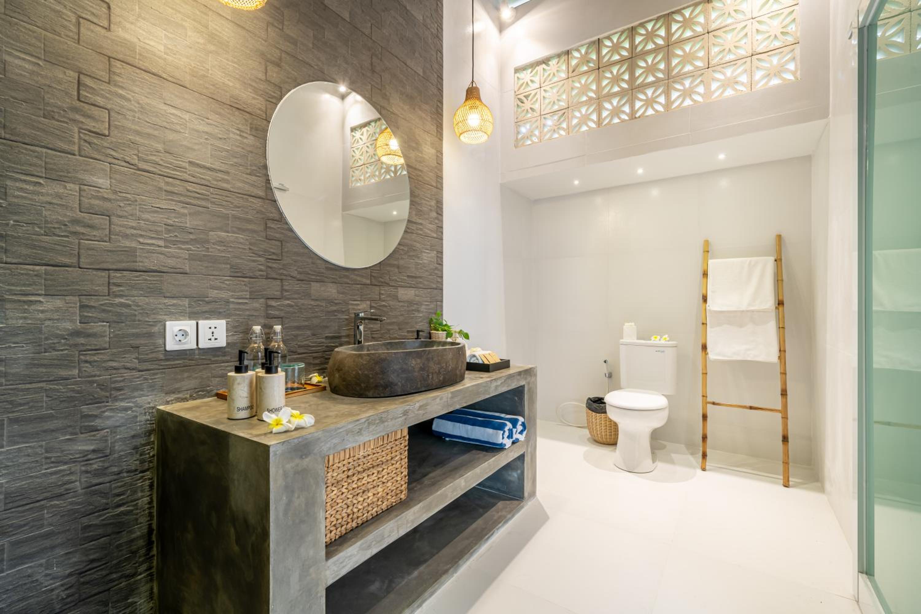 The Hepburn Seminyak ADULTS ONLY Chic Boutique Room with Pool 900m Walk to Beach