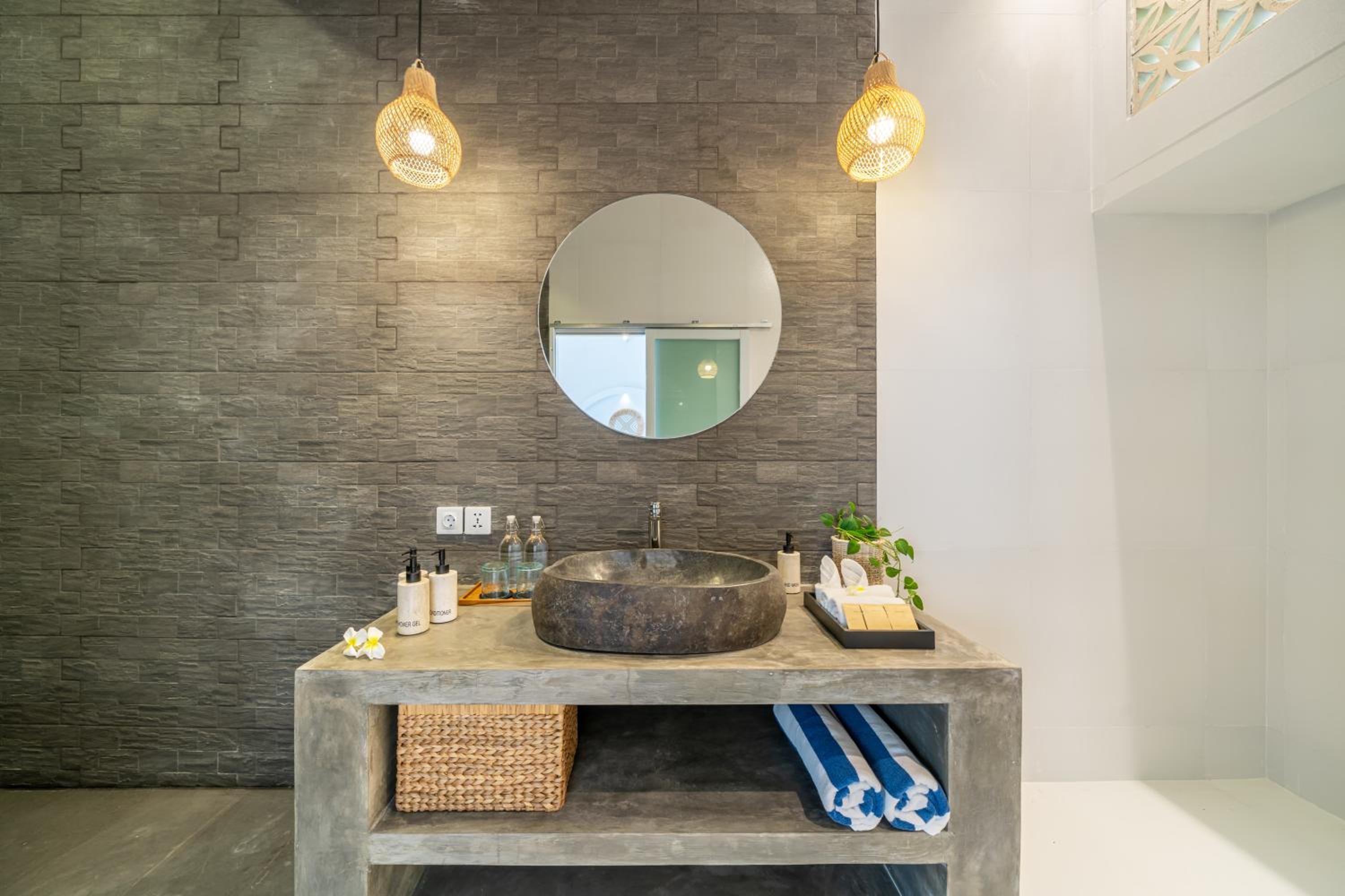 The Hepburn Seminyak ADULTS ONLY Chic Boutique Room with Pool 900m Walk to Beach