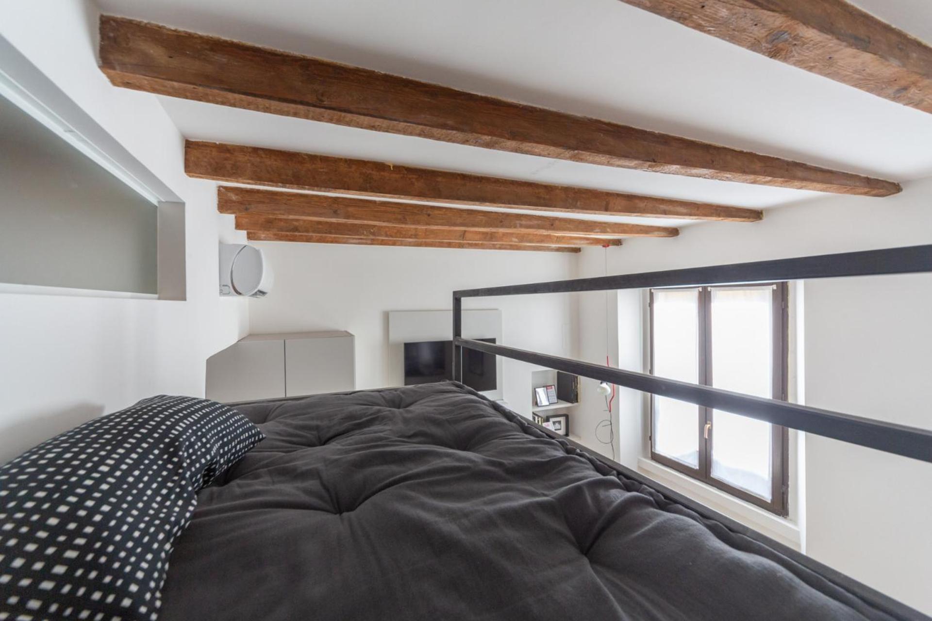 Stylish Studio Loft in Porta Romana