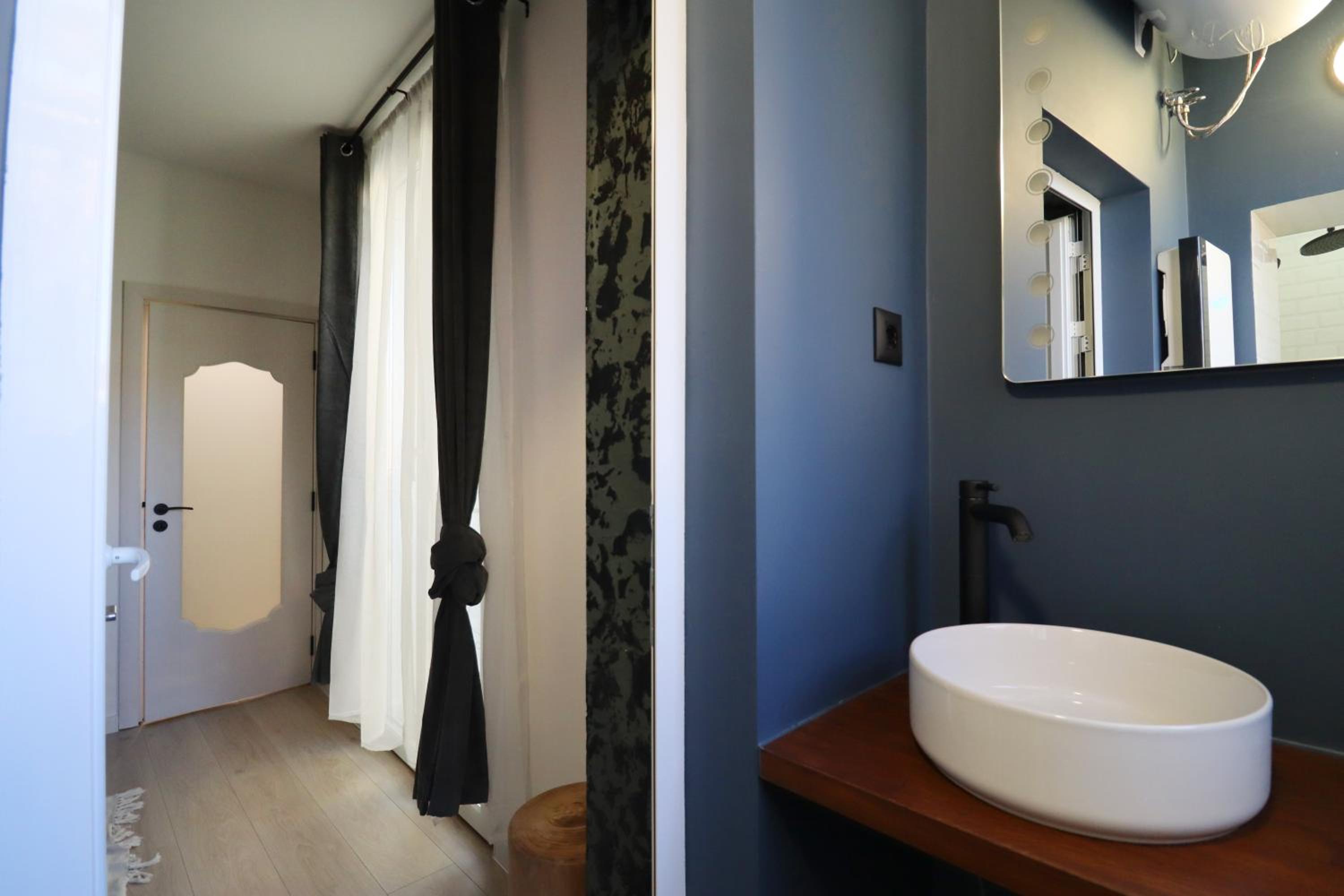 NEW - The City's Secret Garden 1BDRM Apartment