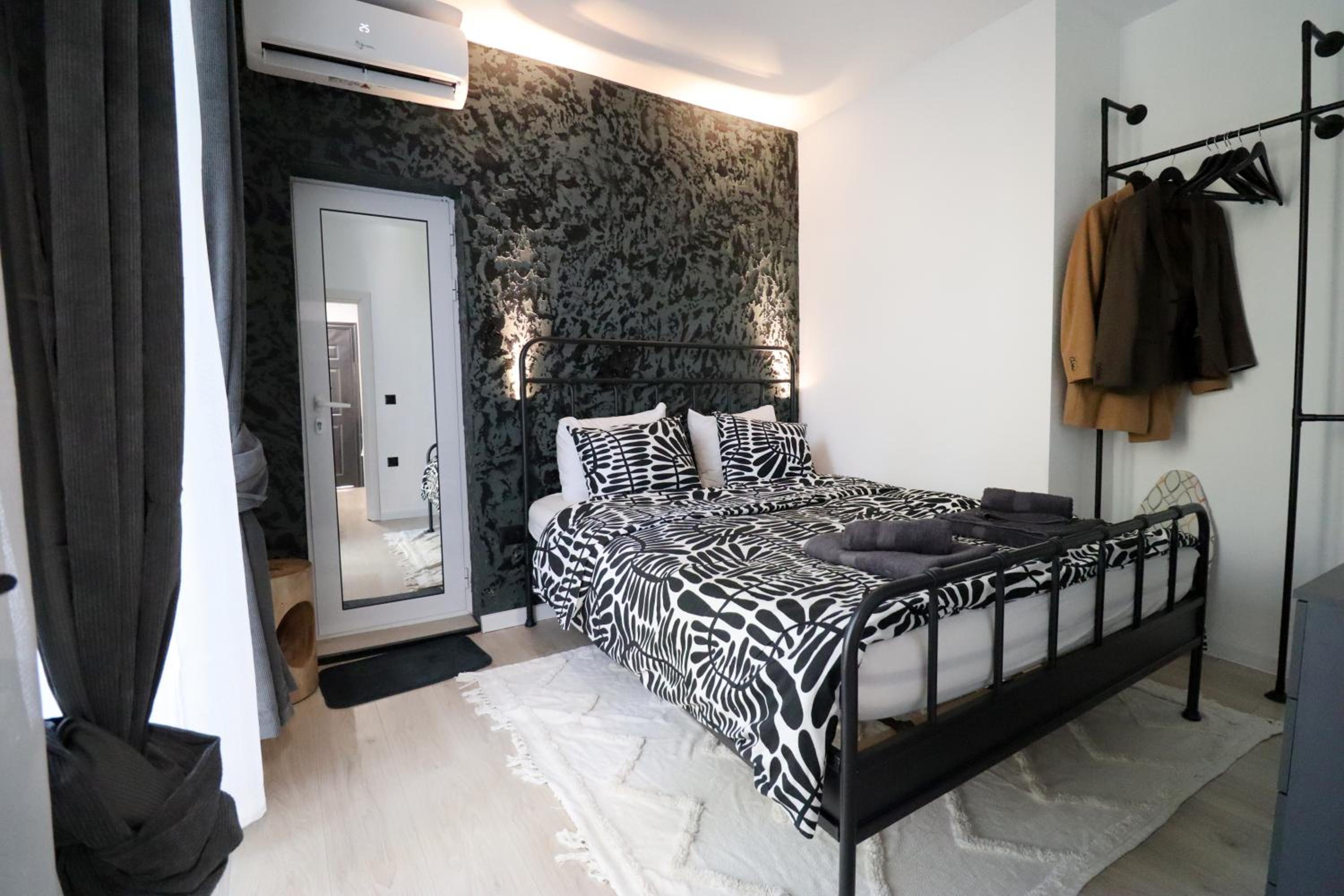 NEW - The City's Secret Garden 1BDRM Apartment