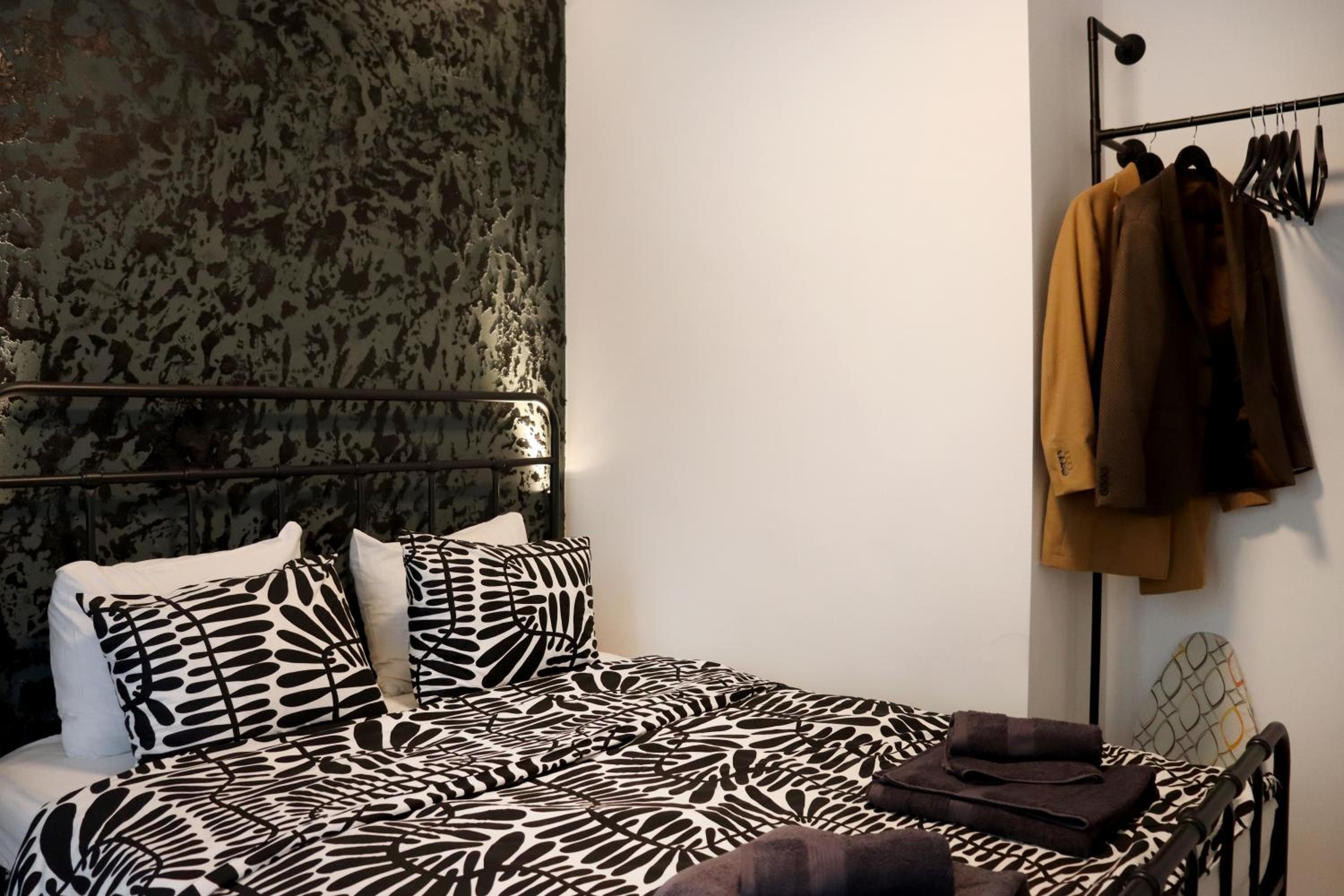 NEW - The City's Secret Garden 1BDRM Apartment