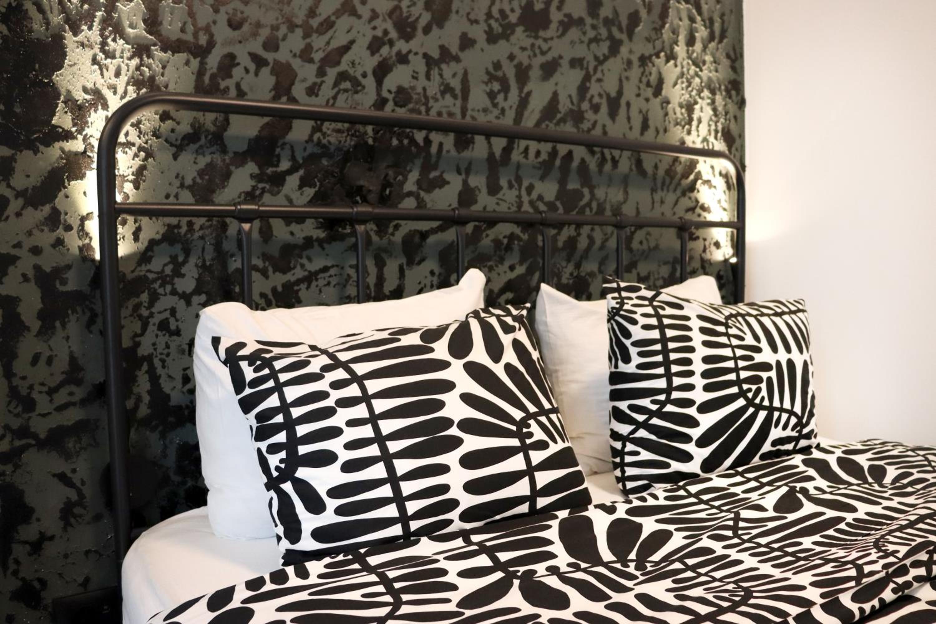 NEW - The City's Secret Garden 1BDRM Apartment