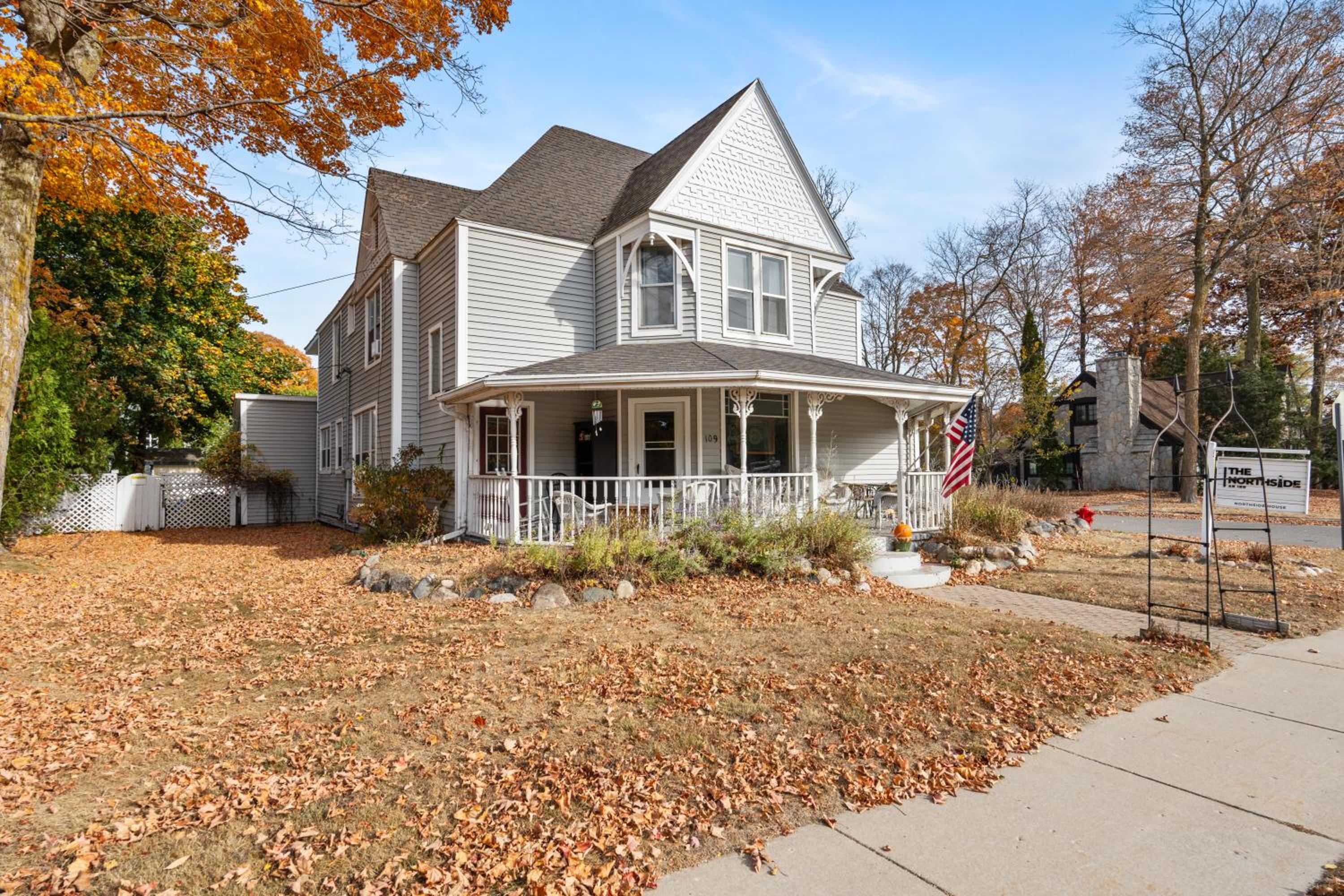 Hotel Charlevoix House - The Northside - Image 1
