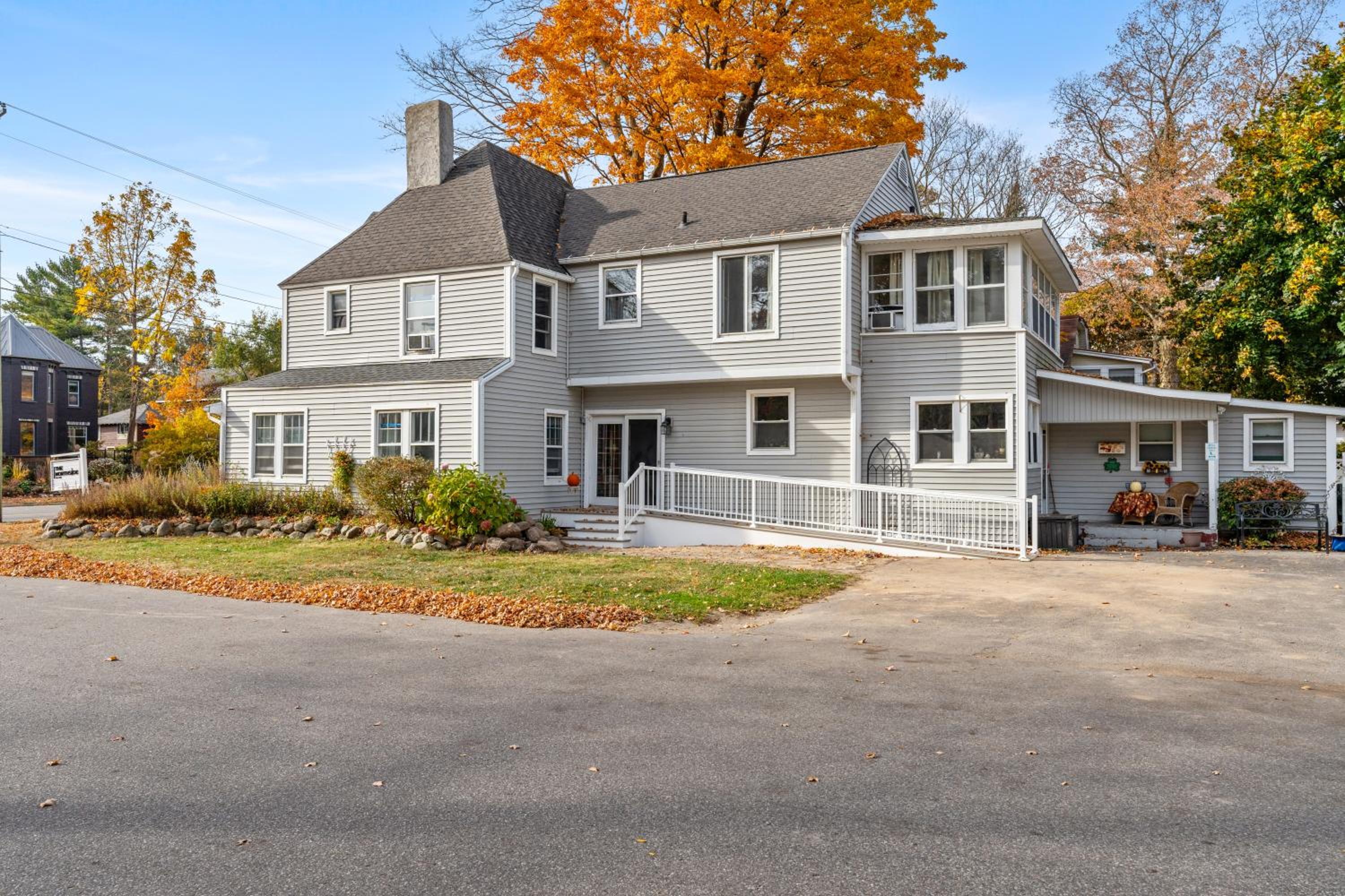 Charlevoix House - The Northside view 2