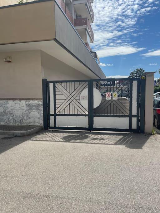 Attico vicino all Aeroporto con Parcheggio privato e 2 Bagni