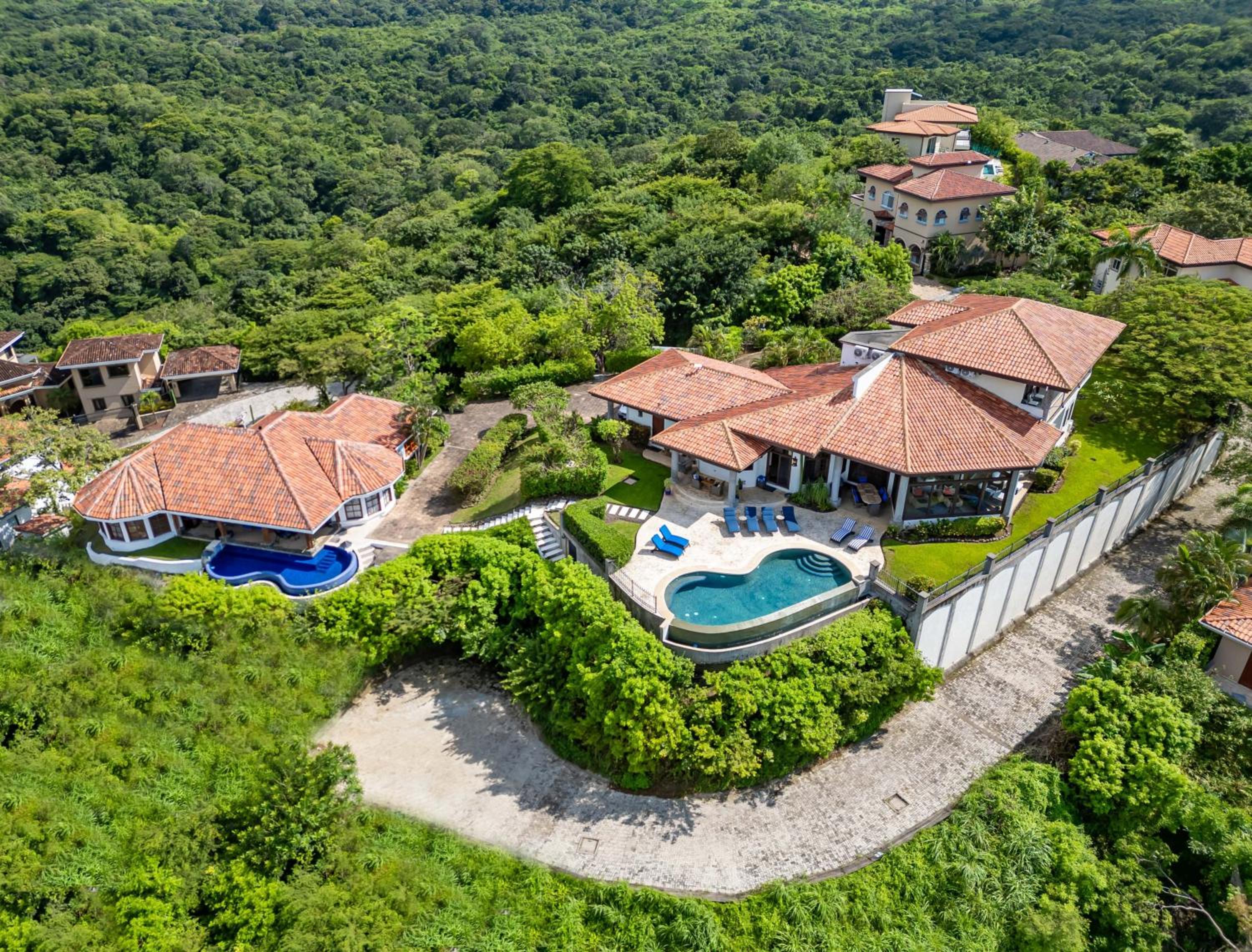 Casa Cole Top-of-the-World Villa w Pool Views