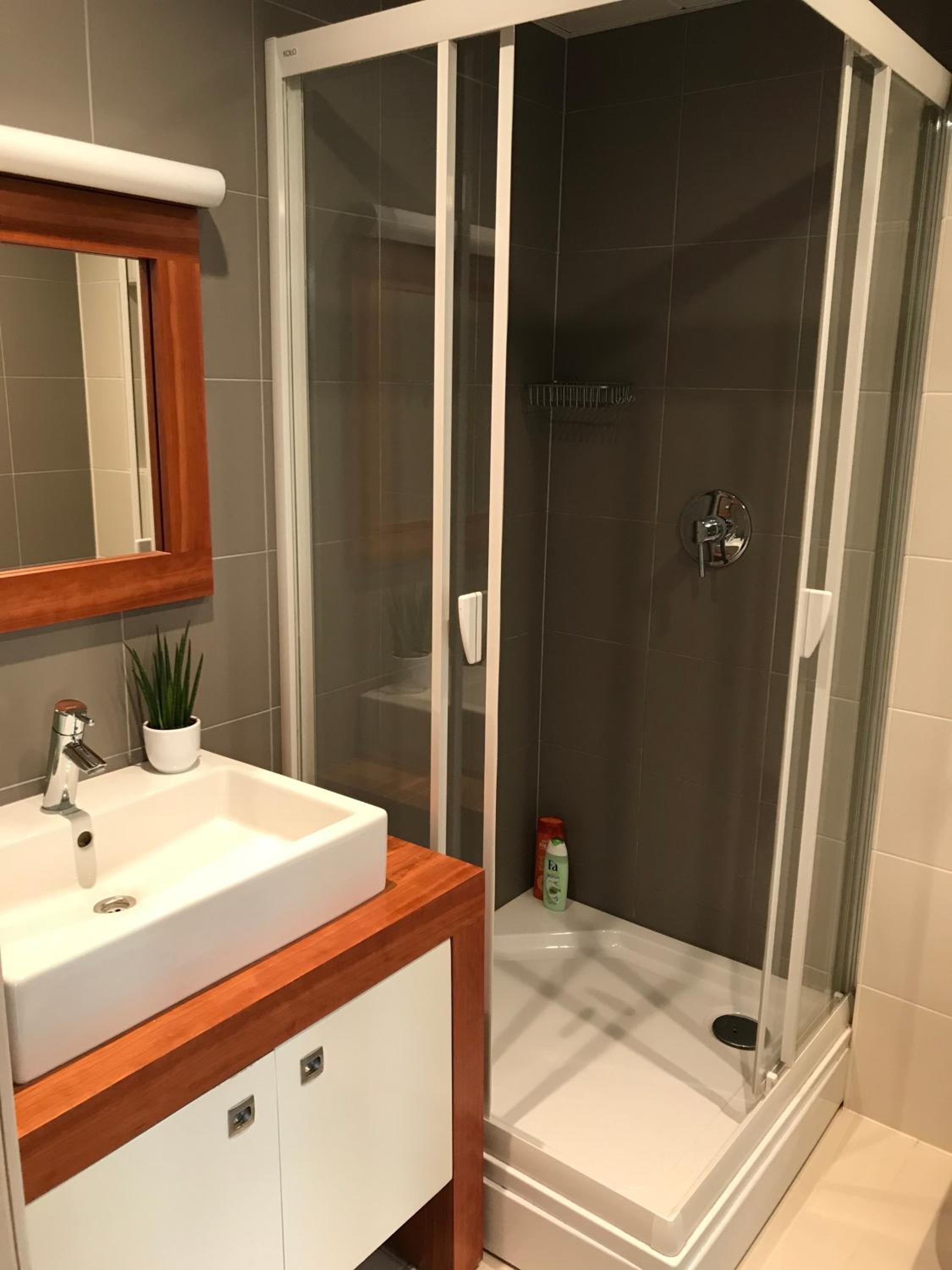 Smart Studio Apartment with Free Parking view 3