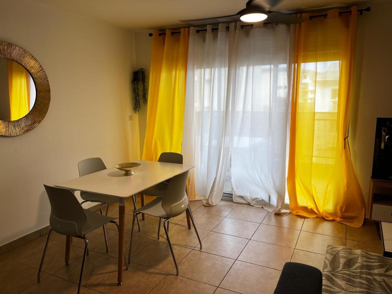 NANA- Appartement B23-Cuisine équipée- WIFI- CLIM-Terrasse view 3