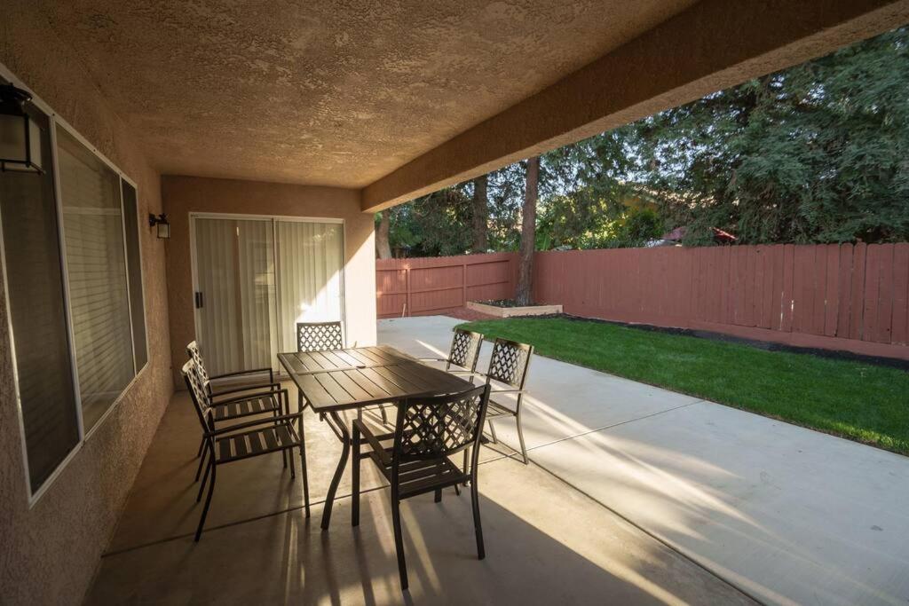 Hotel Spacious 4BR in Fresno, CA - Image 1