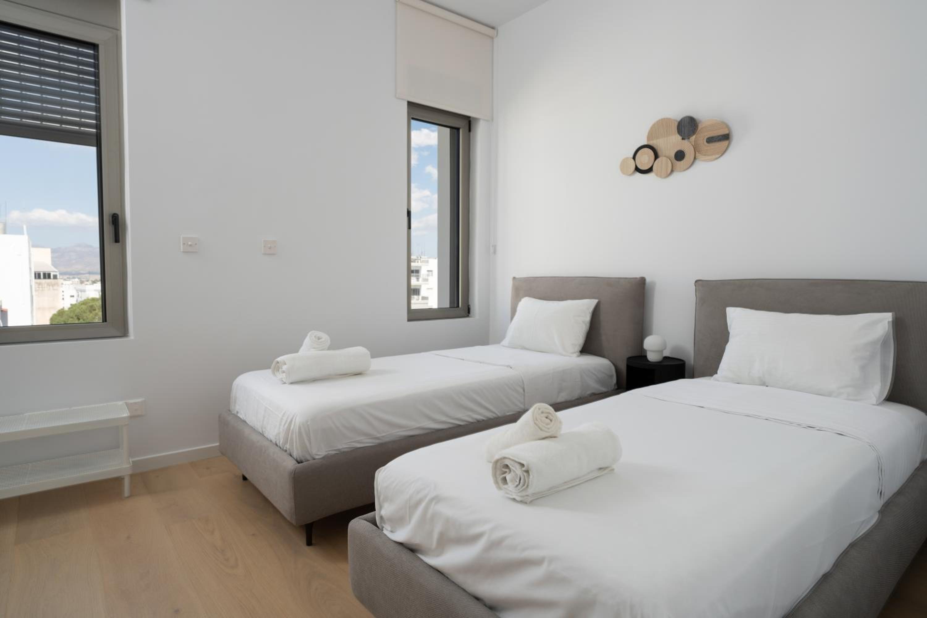 WealthyStays Parkside Residence