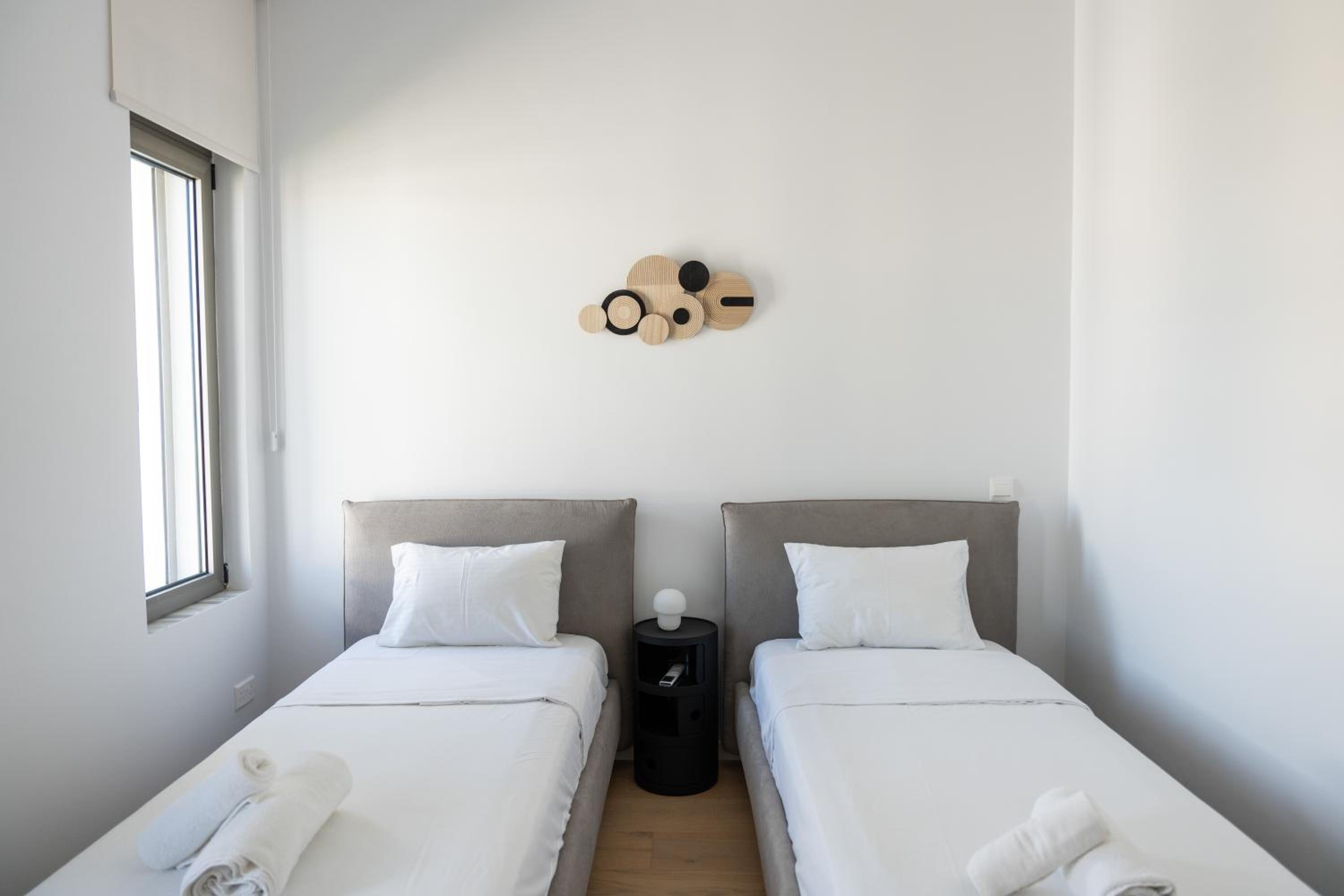 WealthyStays Parkside Residence