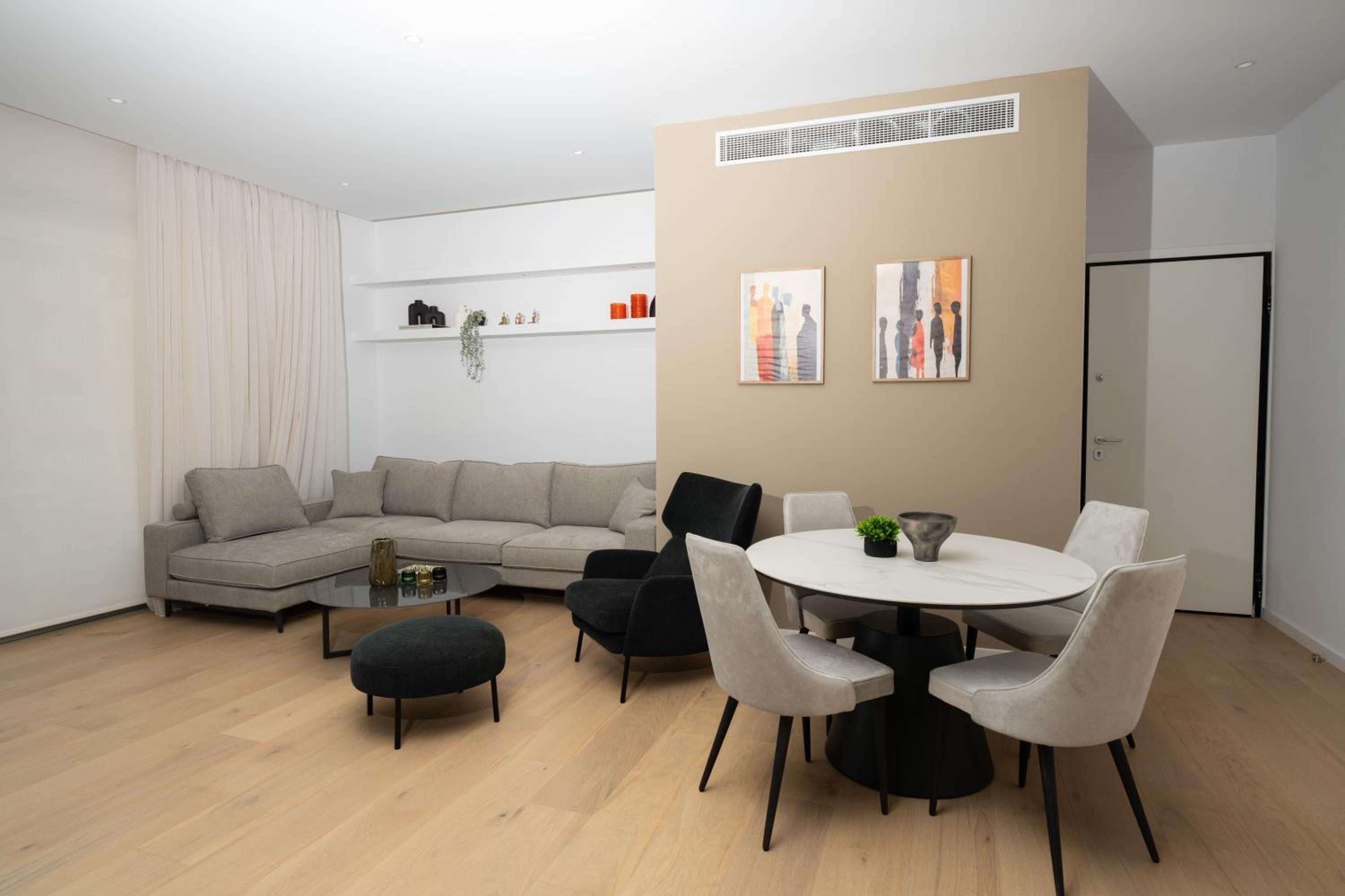 WealthyStays Parkside Residence