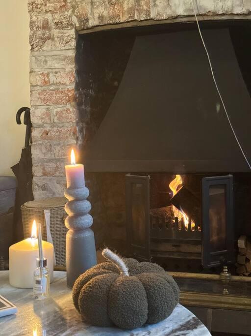 Boho Chic Cottage & Wild Garden nr Soho Farmhouse view 2