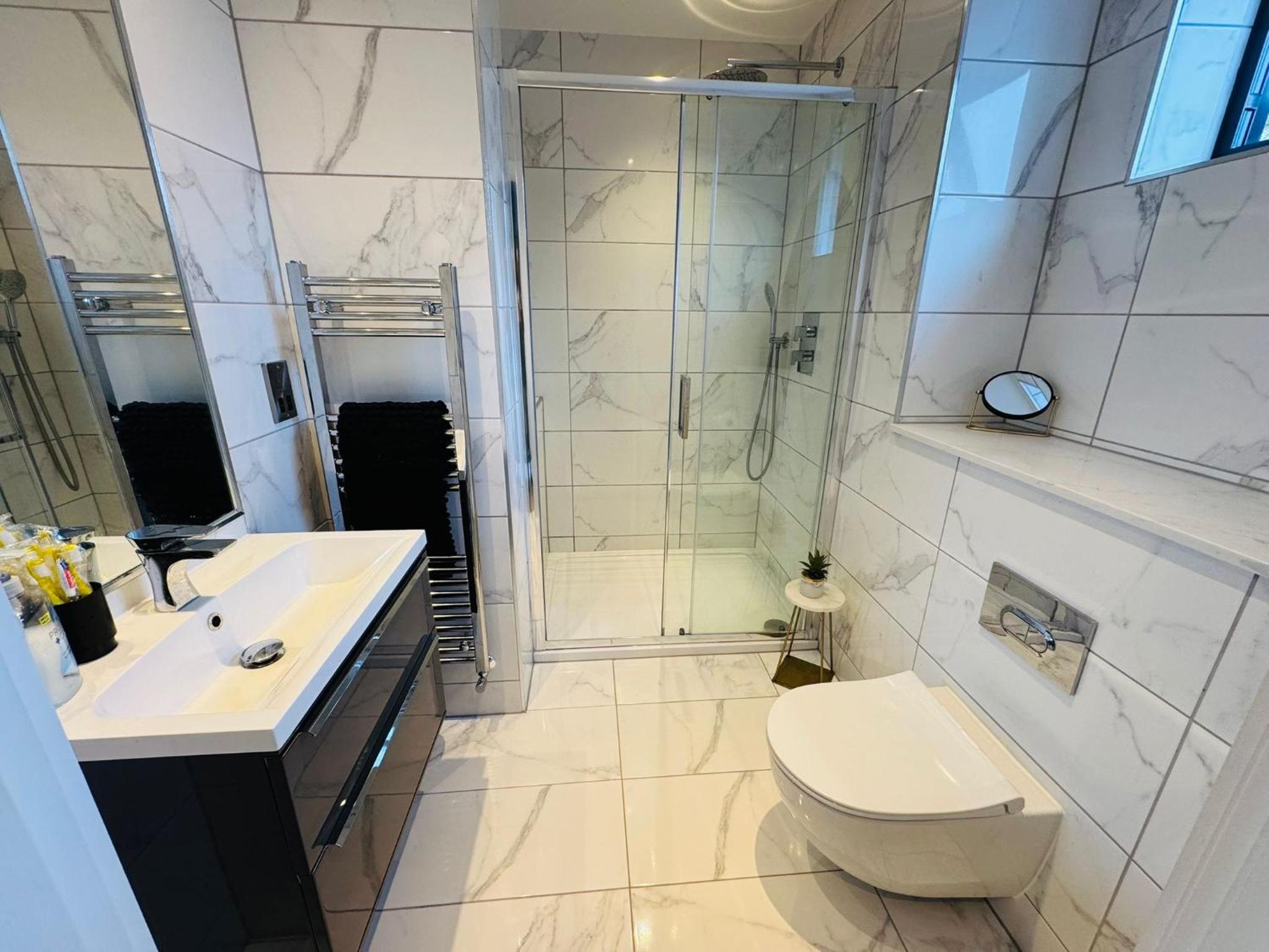 #13 Elegant Solihull Townhouse - Sleeps 10 - NEC BHX - "Perfect for Contractors and Families - Fee Parking view 2