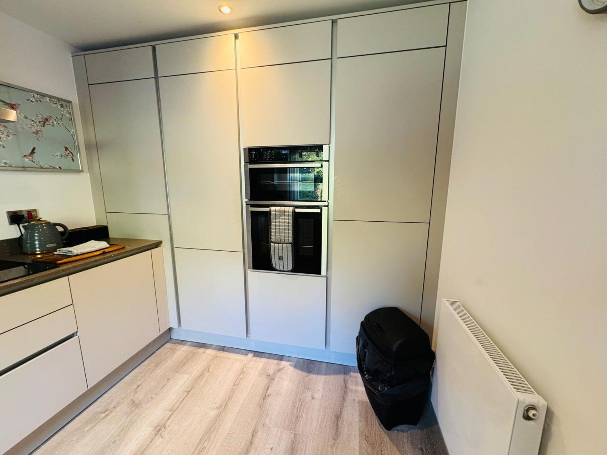 #13 Elegant Solihull Townhouse - Sleeps 10 - NEC BHX - "Perfect for Contractors and Families - Fee Parking view 5