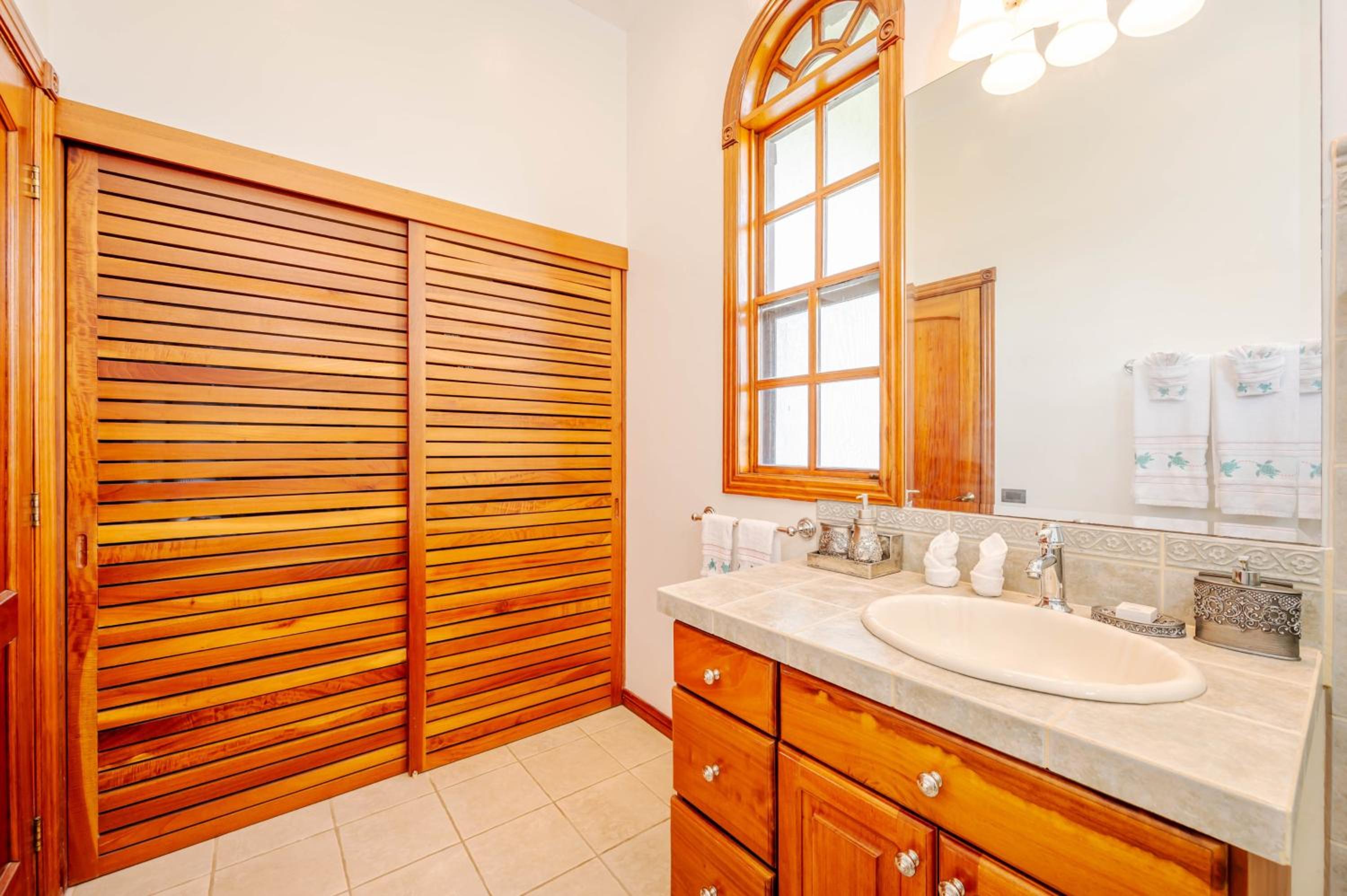 Casa Cole Top-of-the-World Villa w Pool Views
