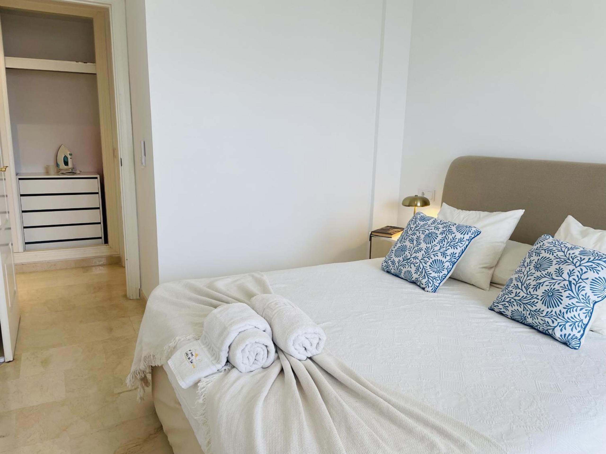 Sol de Marbella Apartamento con vistas al mar, piscina y cerca de la playa view 5