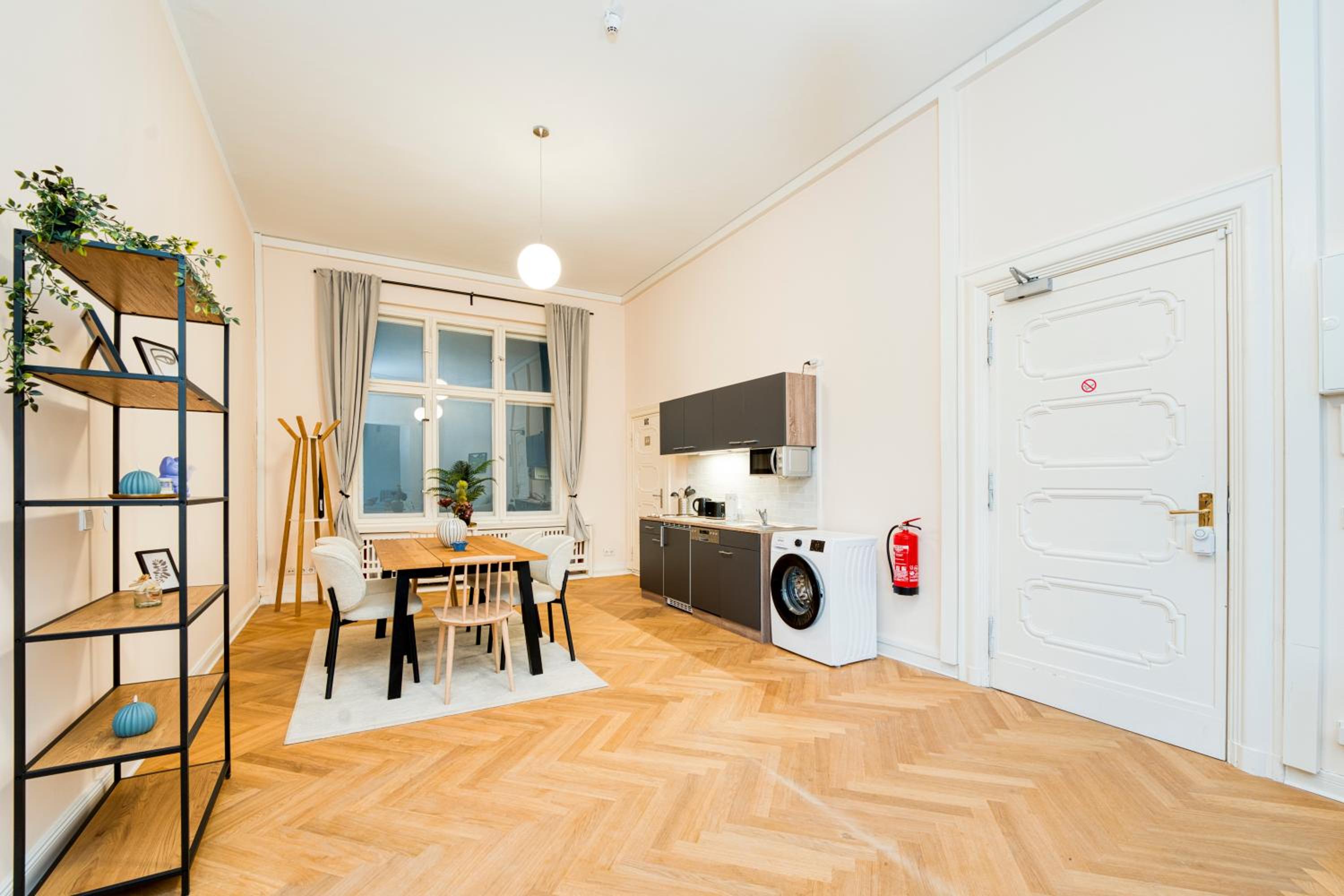 Jomi Stays - Privates Apartment beim Ku'damm